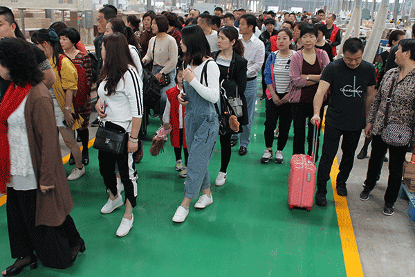 中至信家居2018年全民狂欢抢工厂第二季”圆满举办