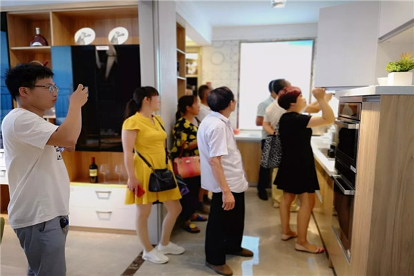红色之旅挺进大别山——中至信橱衣柜7.1厂购会完美落幕！