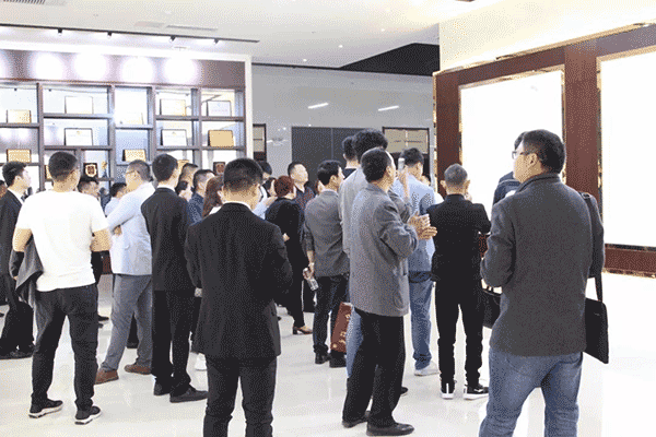 中至信加盟商了解公司文化