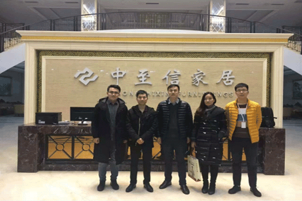 河北石家庄王总成功加盟中至信橱柜.全屋定制