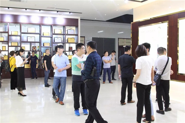 群雄逐鹿 亮剑中原！中至信橱衣柜招商会圆满结束！