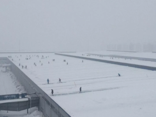 抗雪救灾 众志成城