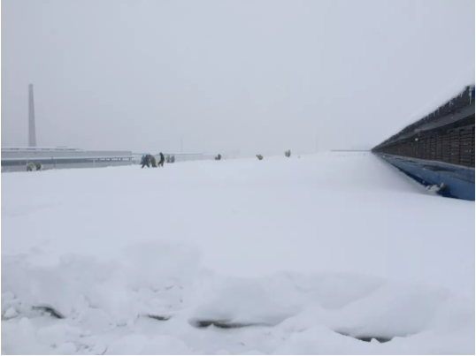 抗雪救灾 众志成城